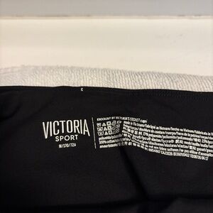 Victoria's Secret Black Capri Pants
